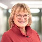 Stephanie Russell headshot
